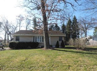 303 Nippersink Dr, McHenry, IL 60050
