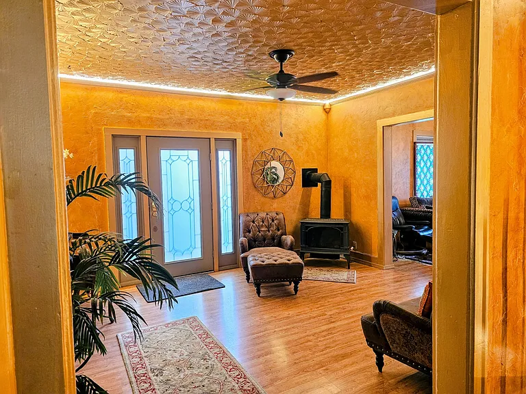 family room, porch doors