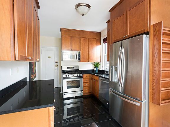 4th image of 161 W 75th St APT 10F