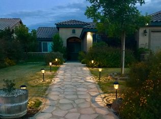 9501 Meadow Falls Dr, Bakersfield, CA 93311