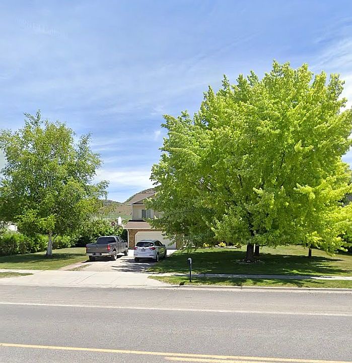 1st image of 225 S Main St