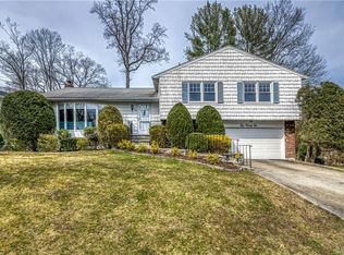 222 Broadfield Rd, New Rochelle, NY 10804