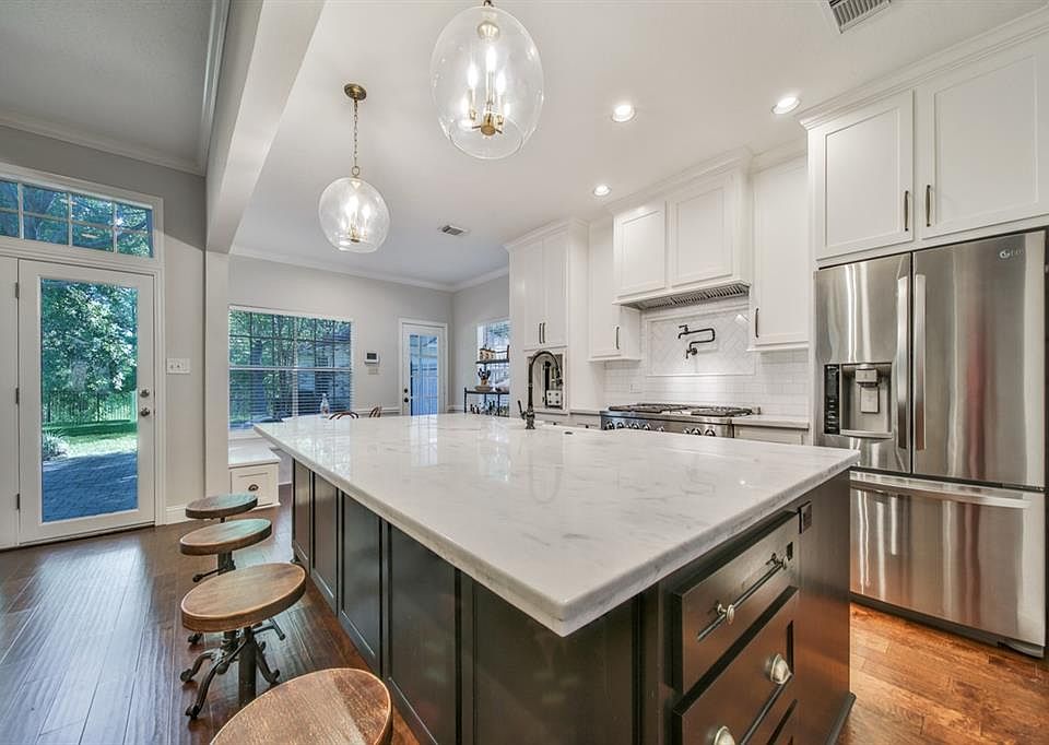 1st image of 15327 Park Estates Ln
