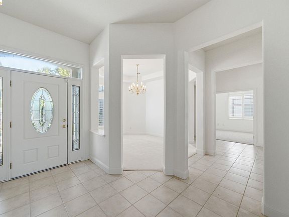 4th image of 832 Summerset Dr
