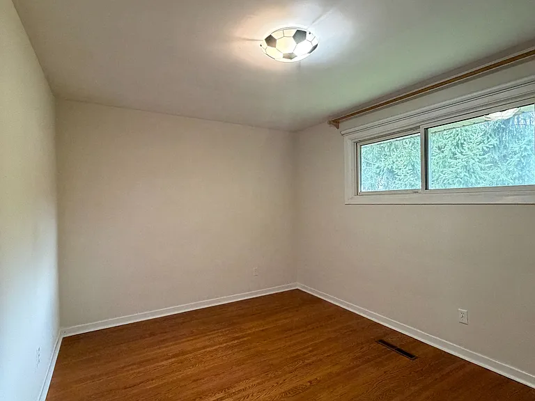 10 Miami Dr — Photo 14