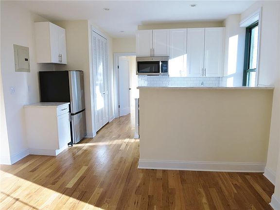 2nd image of 539 E 78th St APT 3C