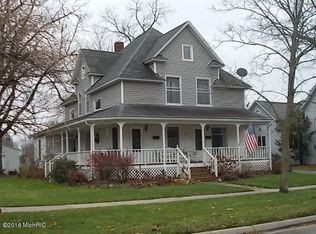34 E Pine St, Fremont, MI 49412
