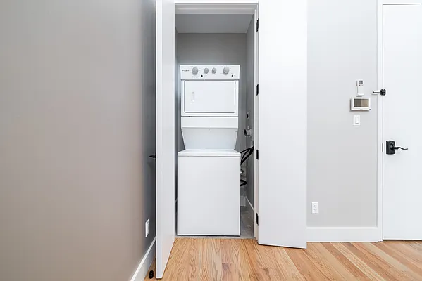 Rented by Joel Scharf, LREB | media 24