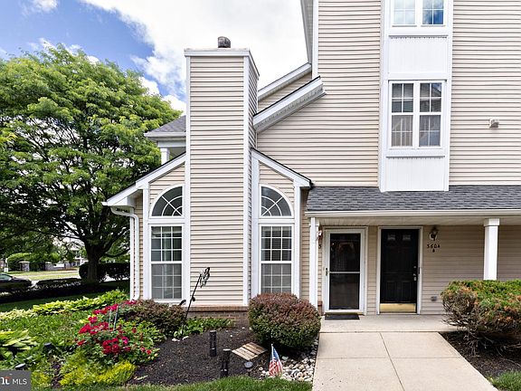 4th image of 3603 Saxony Dr