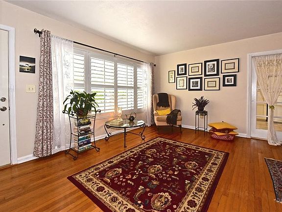 3rd image of 317 N Lincoln Ave