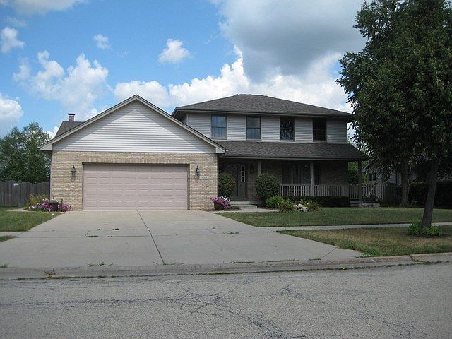 1st image of 2885 Shannon Ln