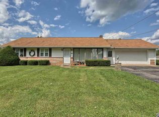 1782 W Main St, Valley View, PA 17983