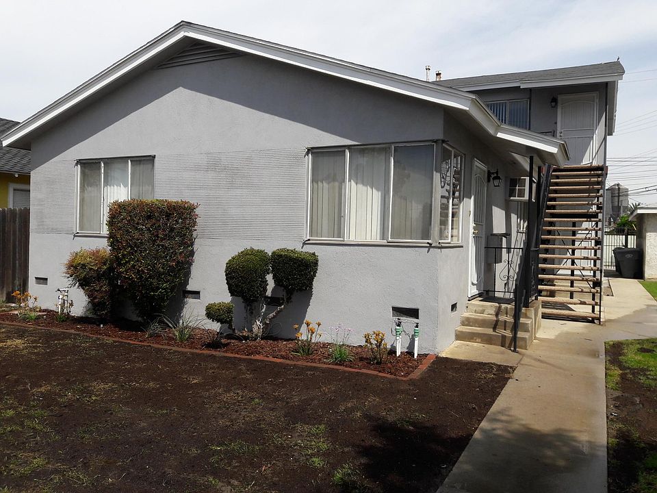 Two Bedroom, one bath, Triplex (bottom rear). New Landscaping, one car private garage. Opposite South Gate Park and close to Walmart Center. In process of getting new vinyl energy efficient windows on entire building. PLEASE DO NOT DISTURB OTHER OCCUP