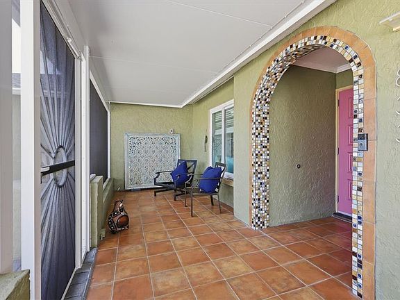 3rd image of 1833 OAK VIEW DRIVE