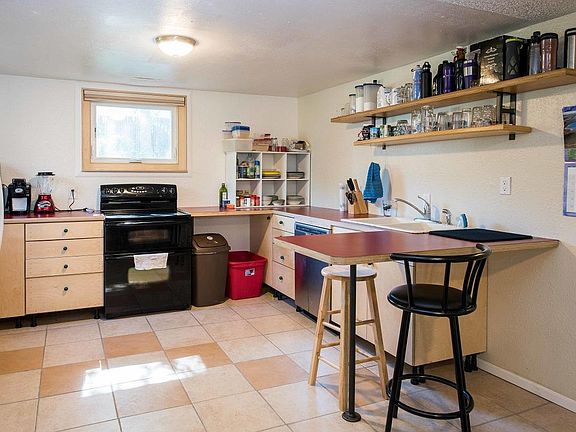Kitchen - Garden Level Unit