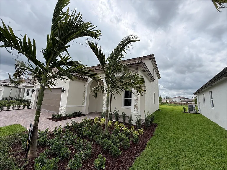 2384 SE 29th Dr #2384 — Photo 3