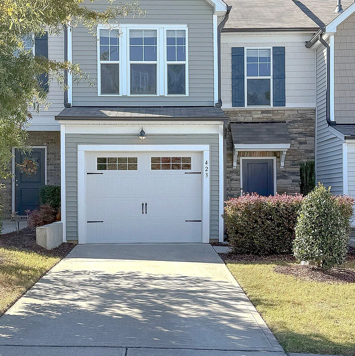 3 bed, 2.5 bath, $1,995 — Photo 1