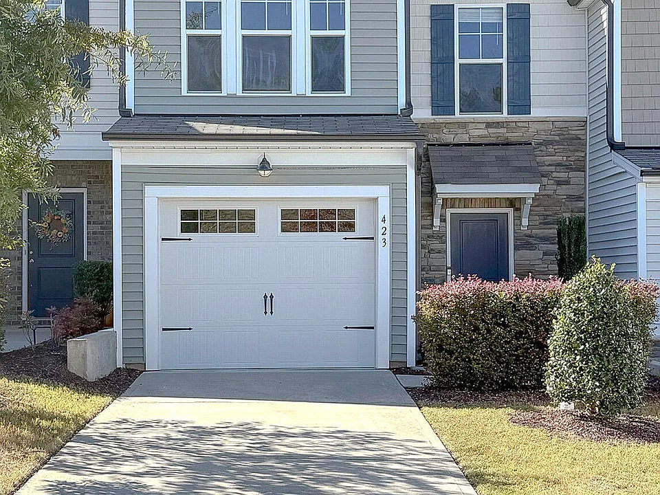 423 White Oak Ridge Dr