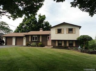 7605 Chestnut Ridge Rd, Lockport, NY 14094