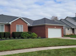 31157 English Oaks Dr, Chesterfield, MI 48047