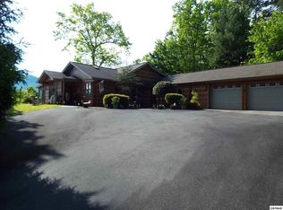 427 Gold Rd, Cosby, TN 37722