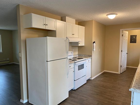 3rd image of 700 16th St SE #702