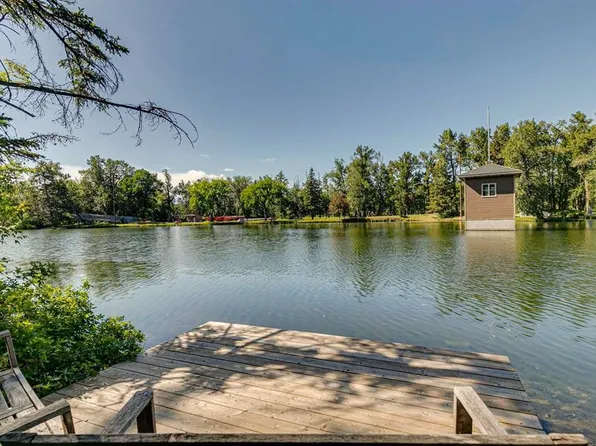 8808 48th Ave S, Calgary, AB T3B 2B2