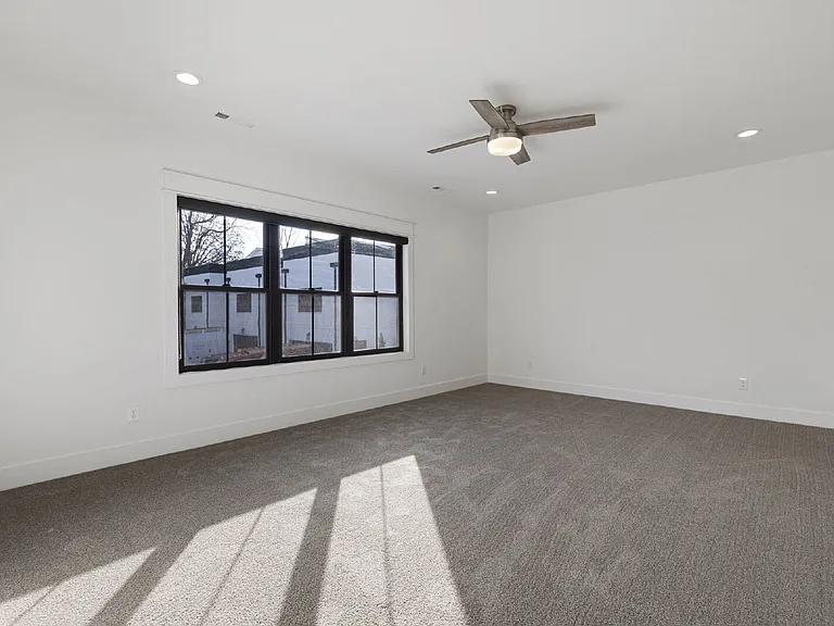 219 S Bilbro Ave — Photo 23