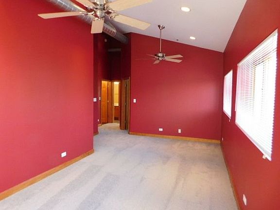 5th image of 16649 Oak Park Ave APT 204
