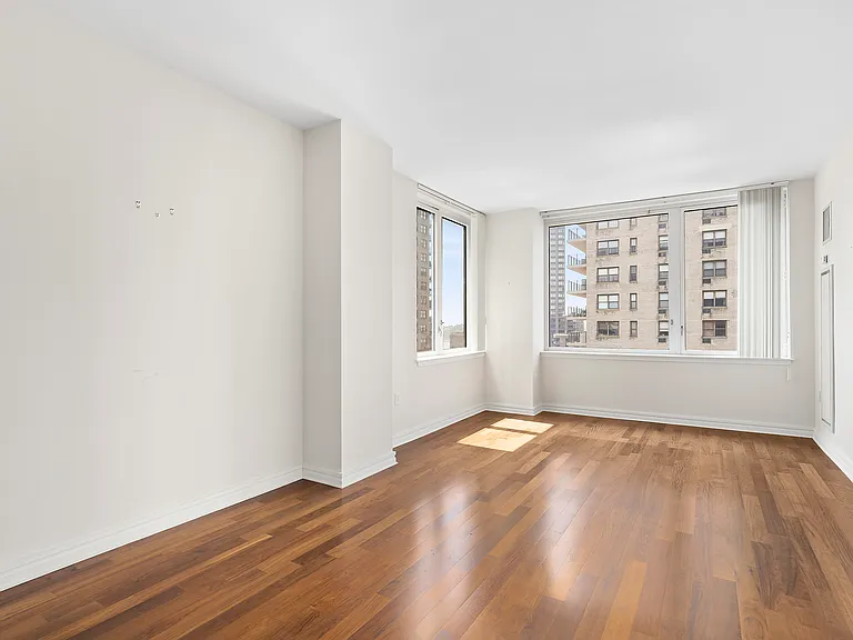 200 W End Ave #16D — Photo 1