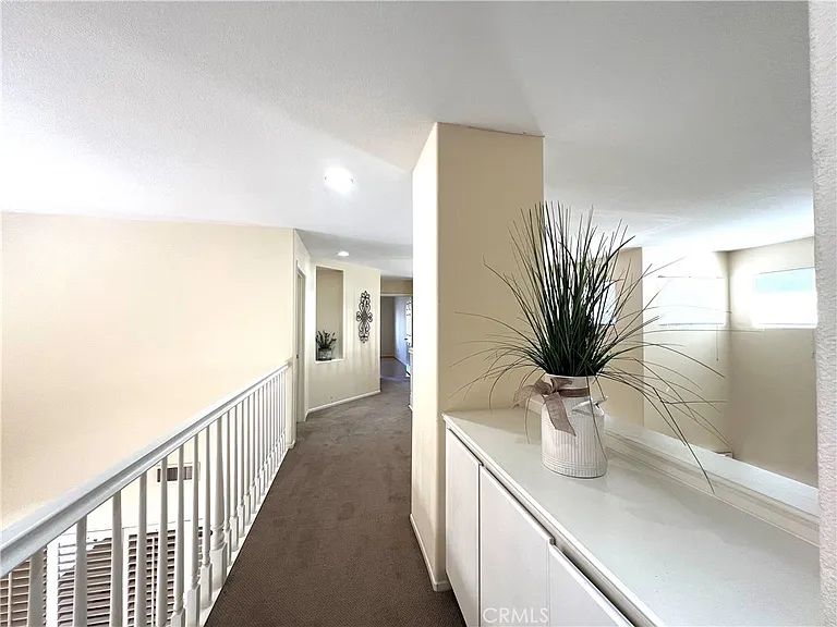 15201 Riviera Ln — Photo 18