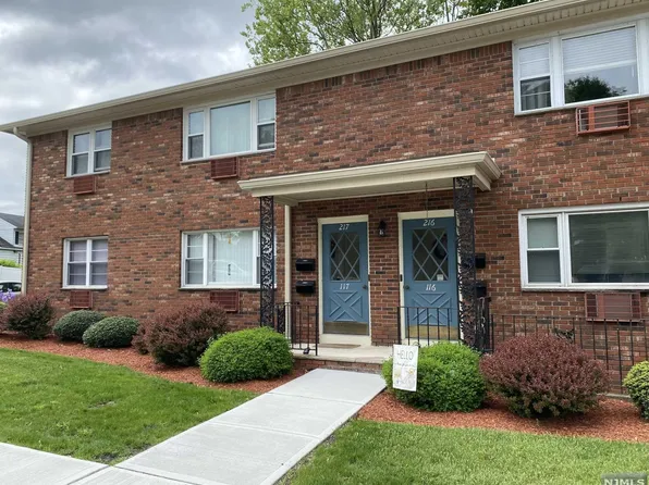 422 Ringwood Ave, Pompton Lakes, NJ 07442