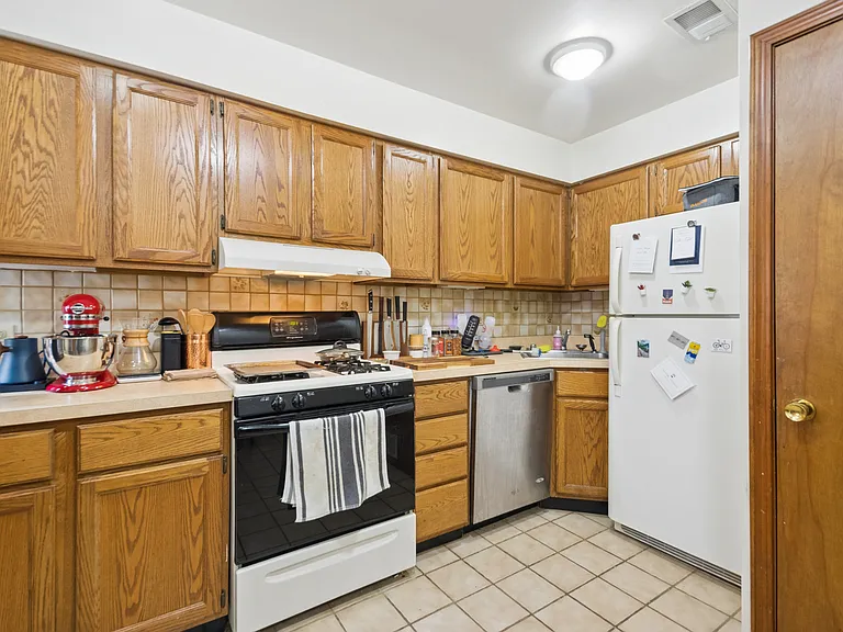 1413 W Oakdale Ave #3F — Photo 9