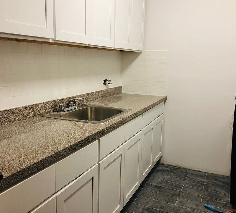 2nd image of 2470 W 1st St APT 1L