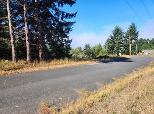141 Spring Rd, Whitethorn, CA 95589