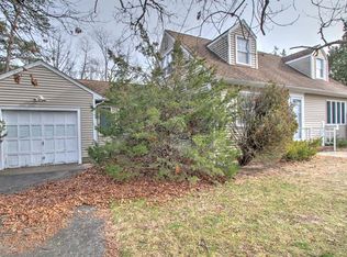 210 Avon Rd, Pine Beach, NJ 08741