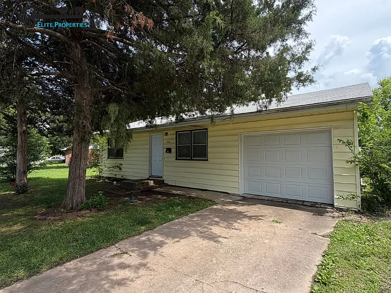 1006 Walnut Ter — Photo 8