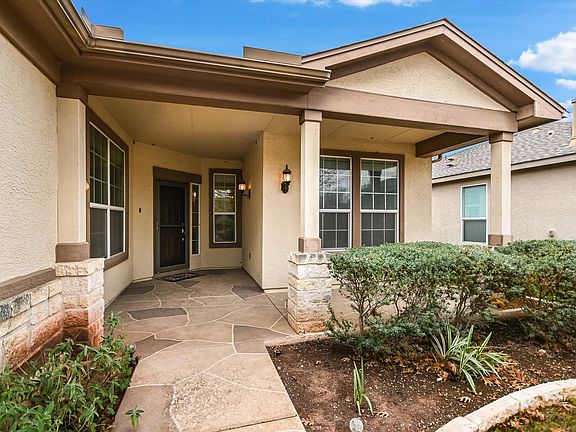 3rd image of 915 Apache Mountain Ln