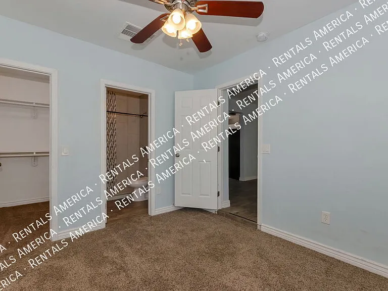 1420 N Winstel Blvd — Photo 8