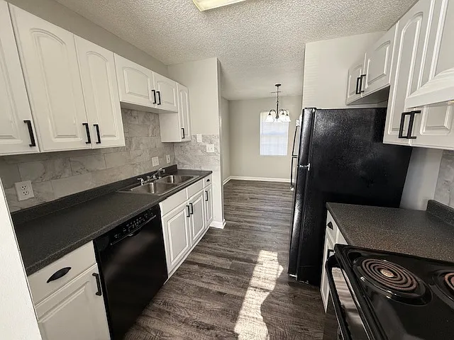 2806 Pleasant Garden Rd — Photo 11
