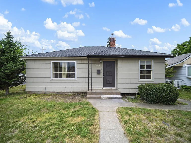 2403 W Everett Ave — Photo 1
