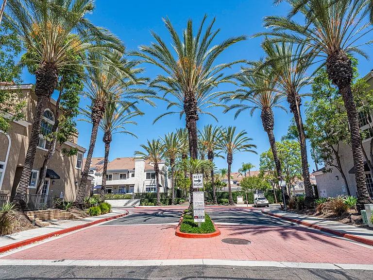 CONDOMINUM ENTRANCE.