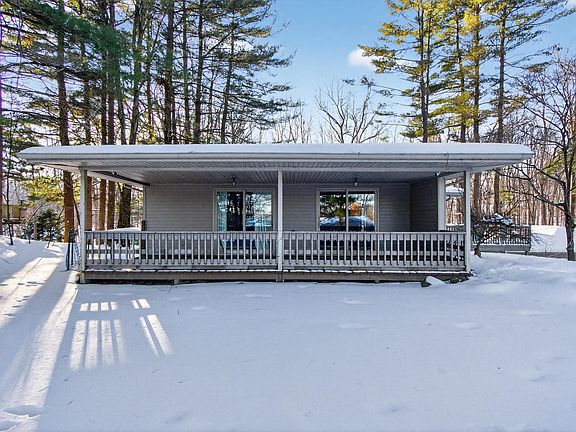3rd image of 340 Wood Hills Dr