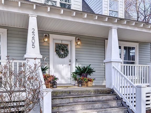 3rd image of 2205 Seaford Rd