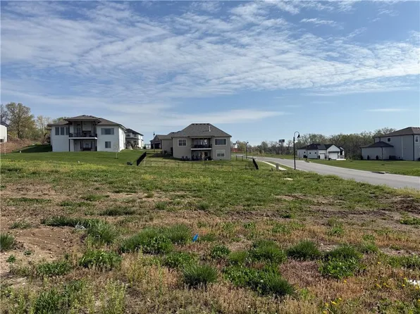 2613 NE Crestview St, Blue Springs, MO 64029