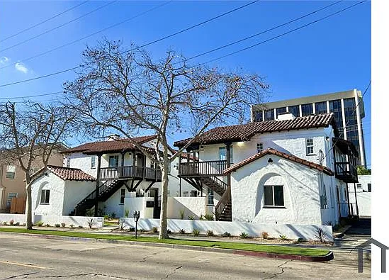 1524 N Sycamore St — Photo 16