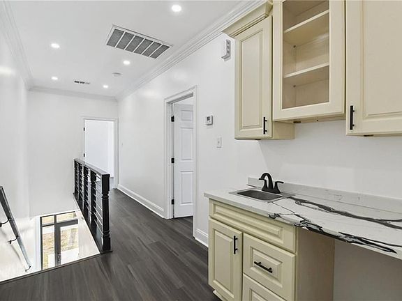 5th image of 6203 Mitchell Ave