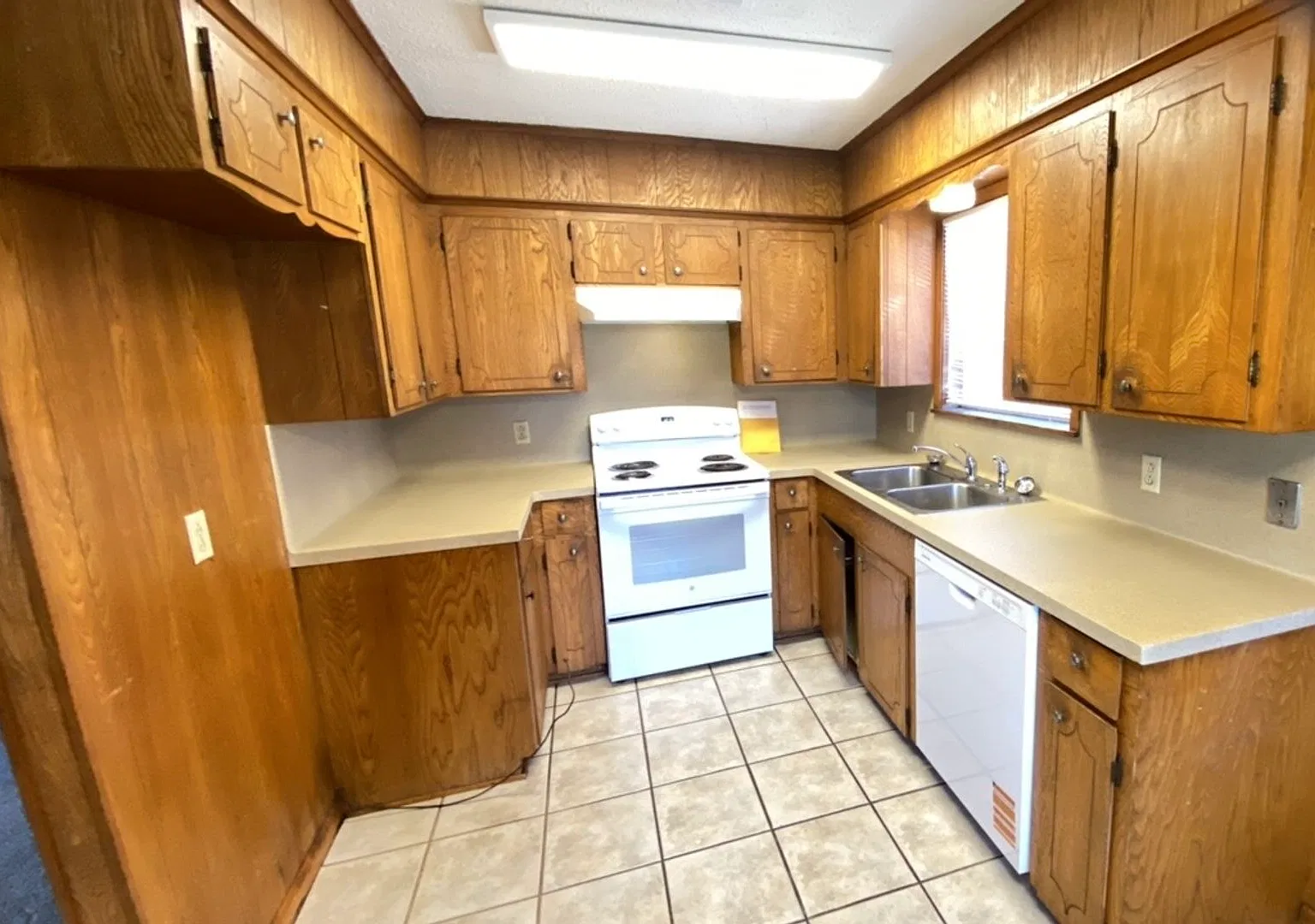 2 bed, 1026 sqft, $995 — Photo 3
