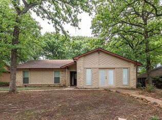 425 Misty Oaks St, Azle, TX 76020