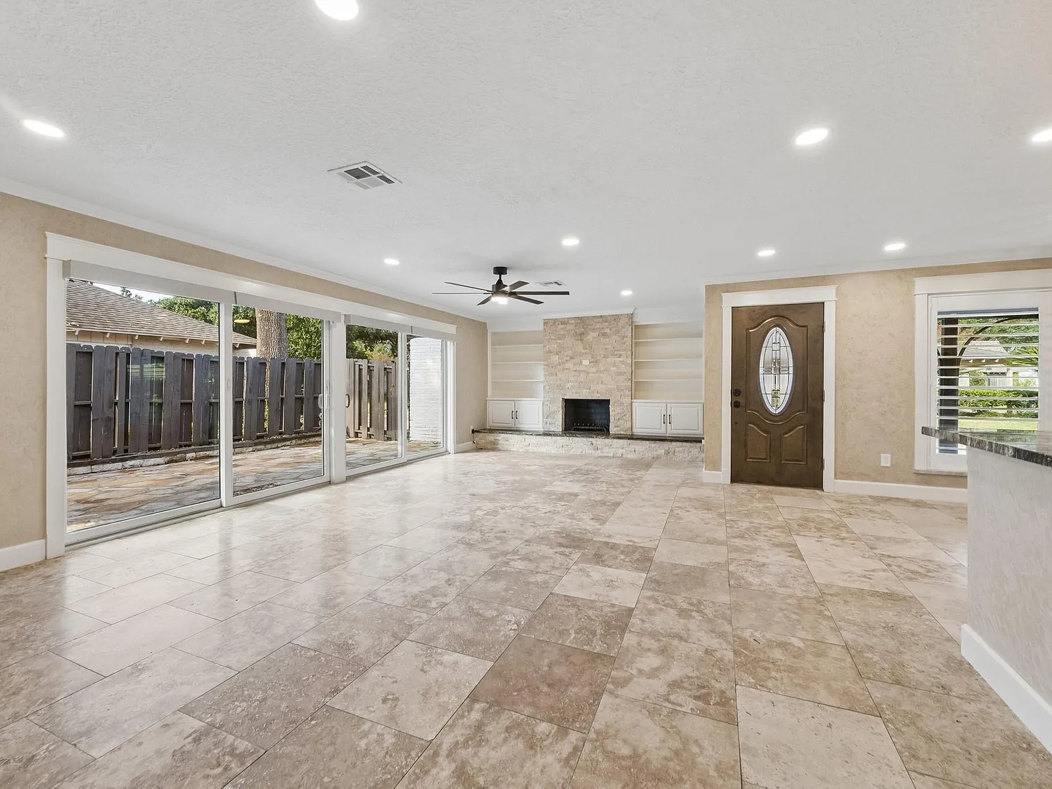 2 bed, 2.0 bath, 1583 sqft, $2,100 — Photo 3